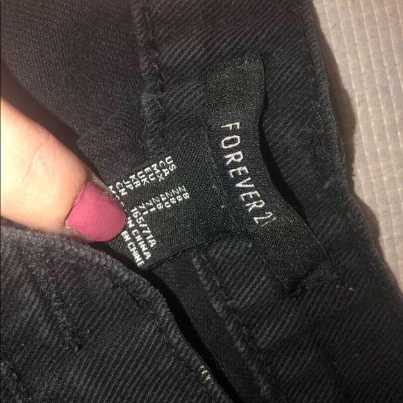 SHORTS - Picture 2 of 5